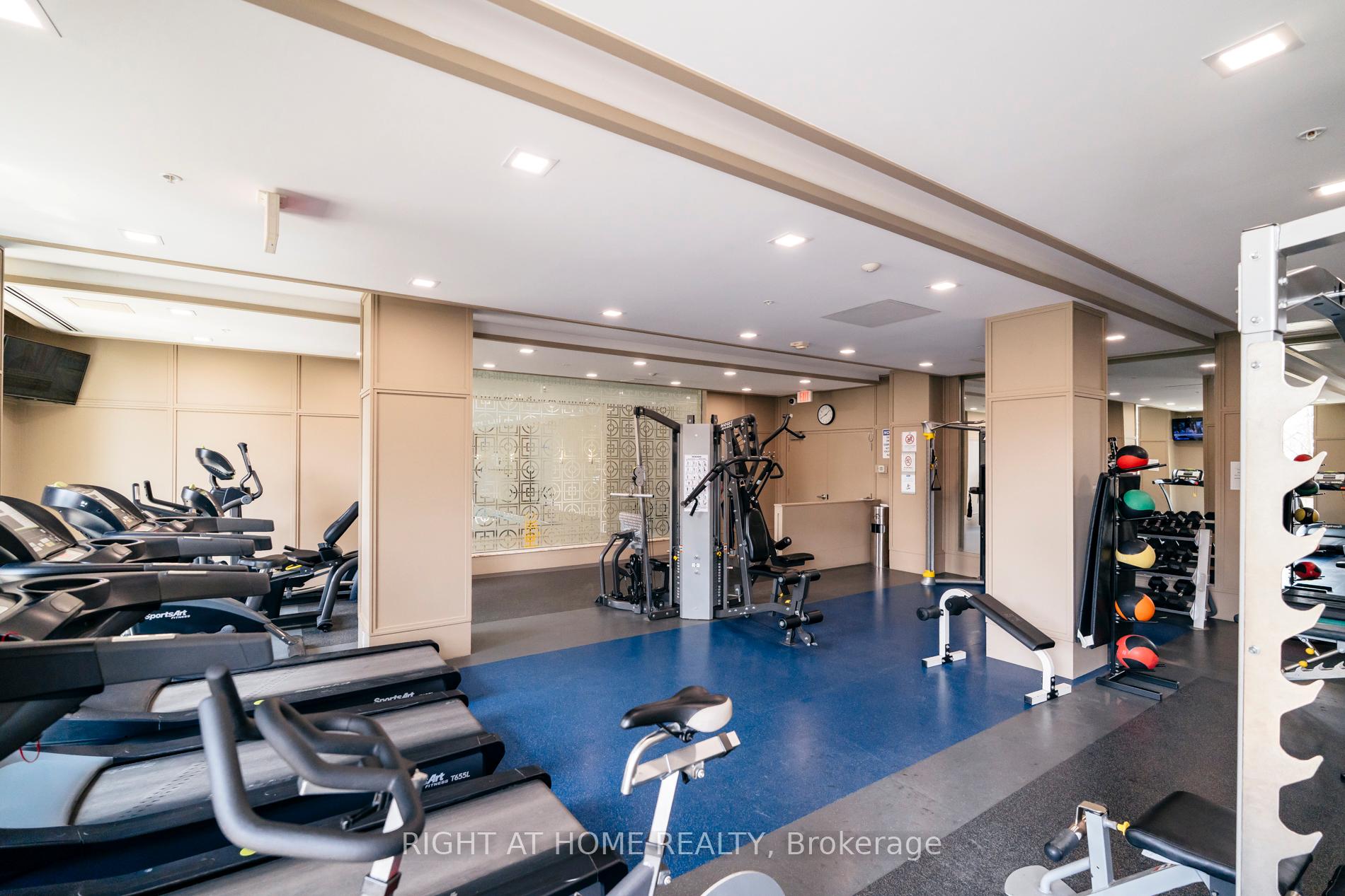 3 Bedrooms Condo at 2470 Prince Michael, Oakville For sale