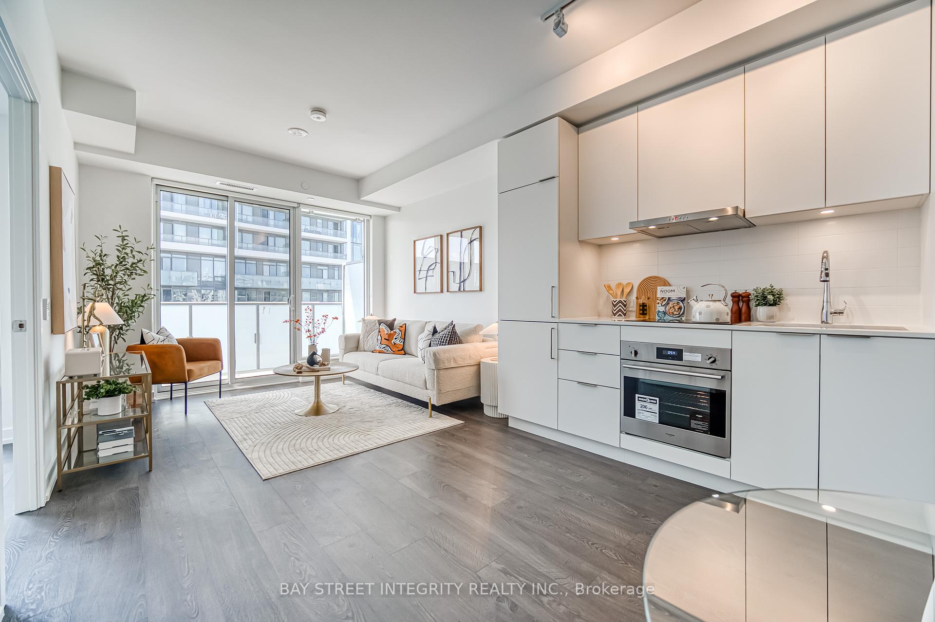 1 Bedroom Condo at 7 Golden Lion, Toronto For sale
