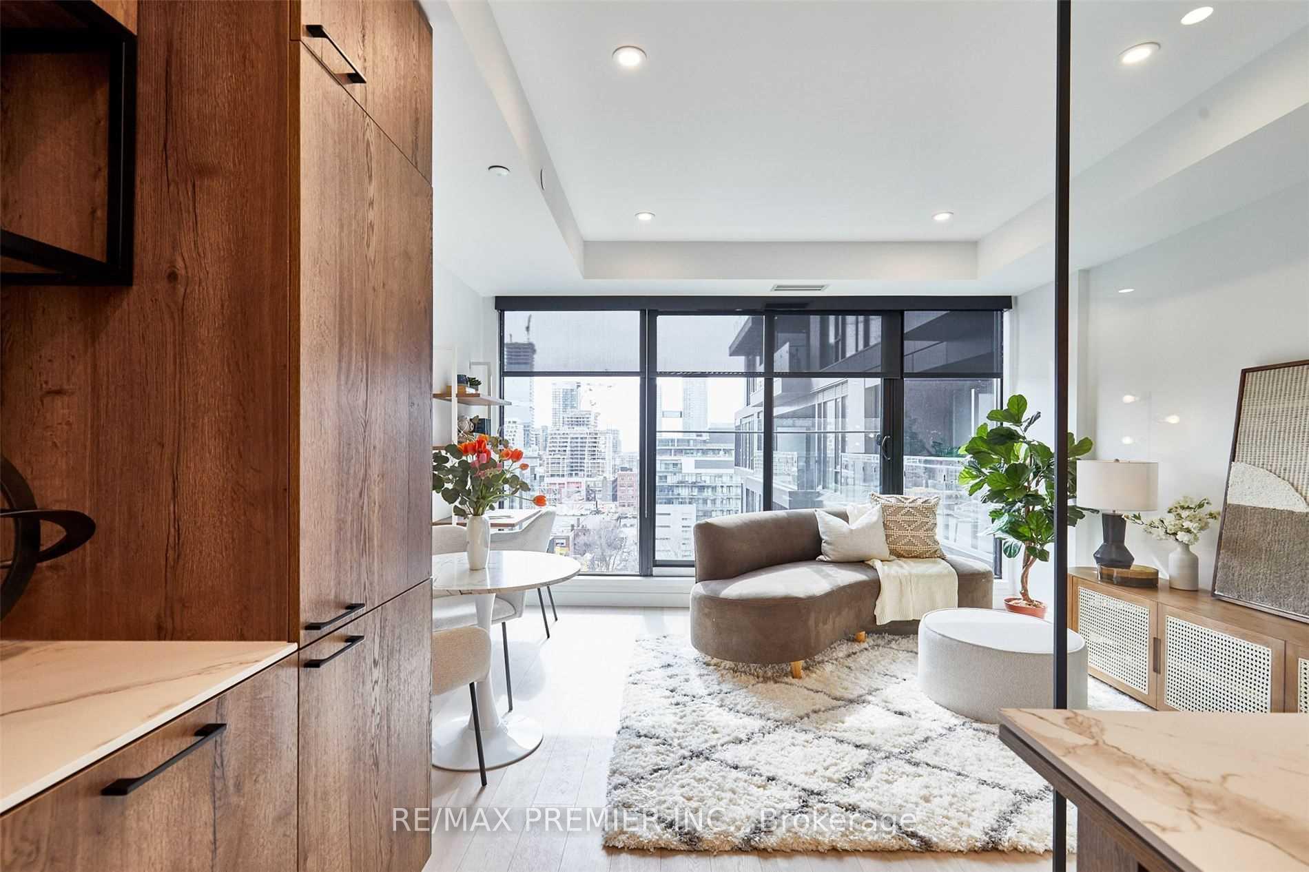 1 Bedroom Condo at 505 Richmond,  Toronto For sale
