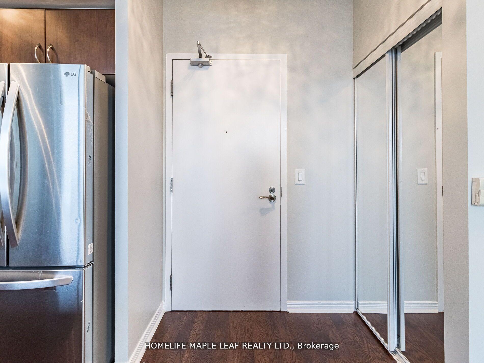 2 Bedrooms Condo at 2240 Lakeshore, Toronto For sale