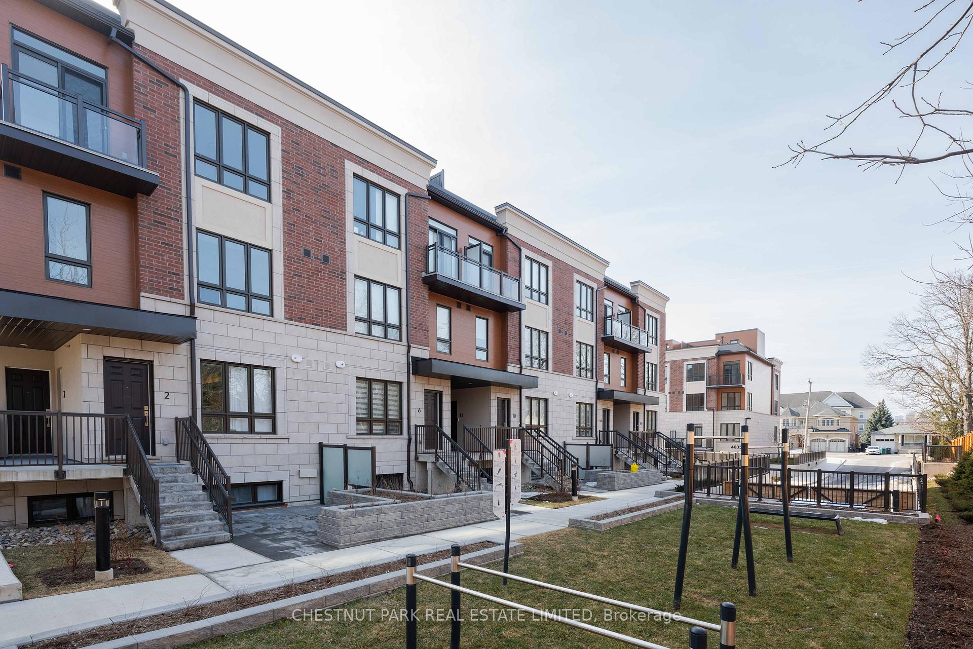 2 Bedrooms Condo at 4045 Hickory, Mississauga For sale