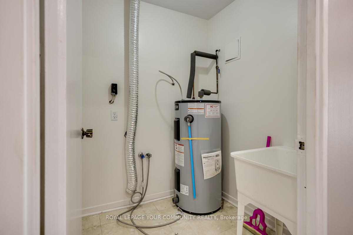 5 Bedrooms Condo at 25 Pebble, Toronto For sale