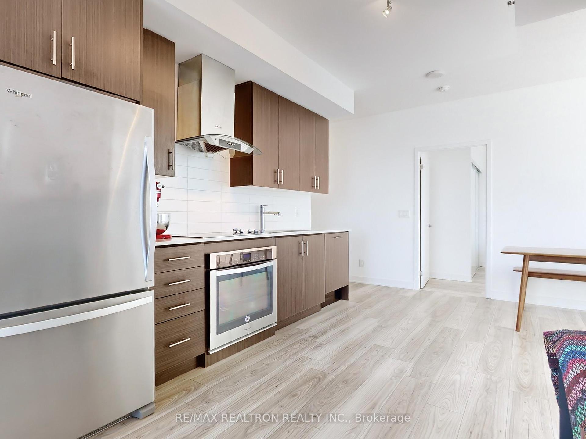 3 Bedrooms Condo at 195 Bonis, Toronto For sale