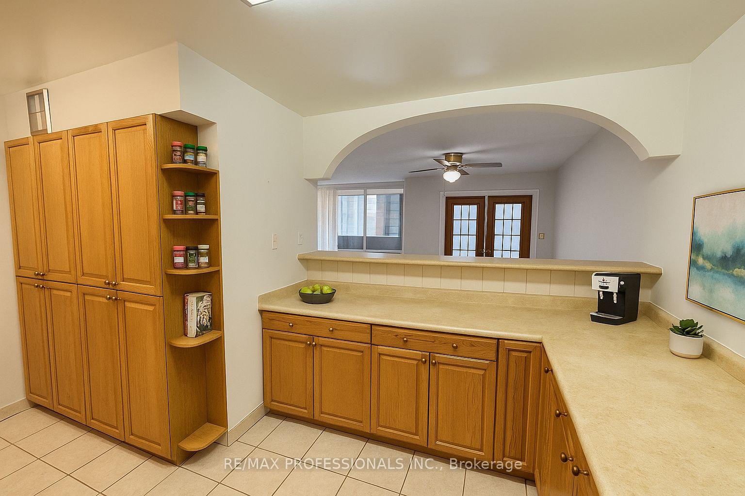 3 Bedrooms Condo at 714 The West Mall, Toronto For sale