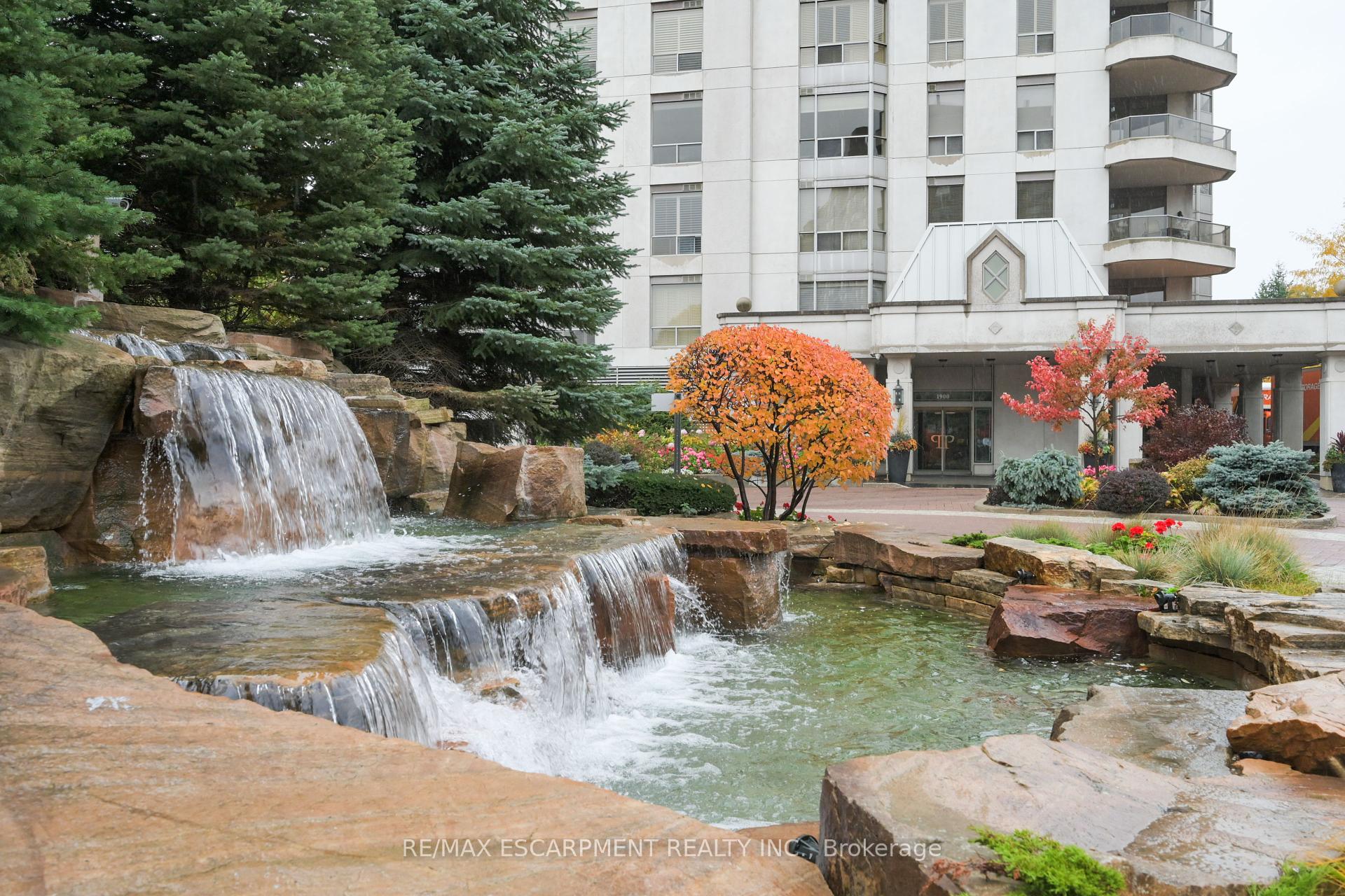 1 Bedroom Condo at 1900 The Collegeway, Mississauga For sale