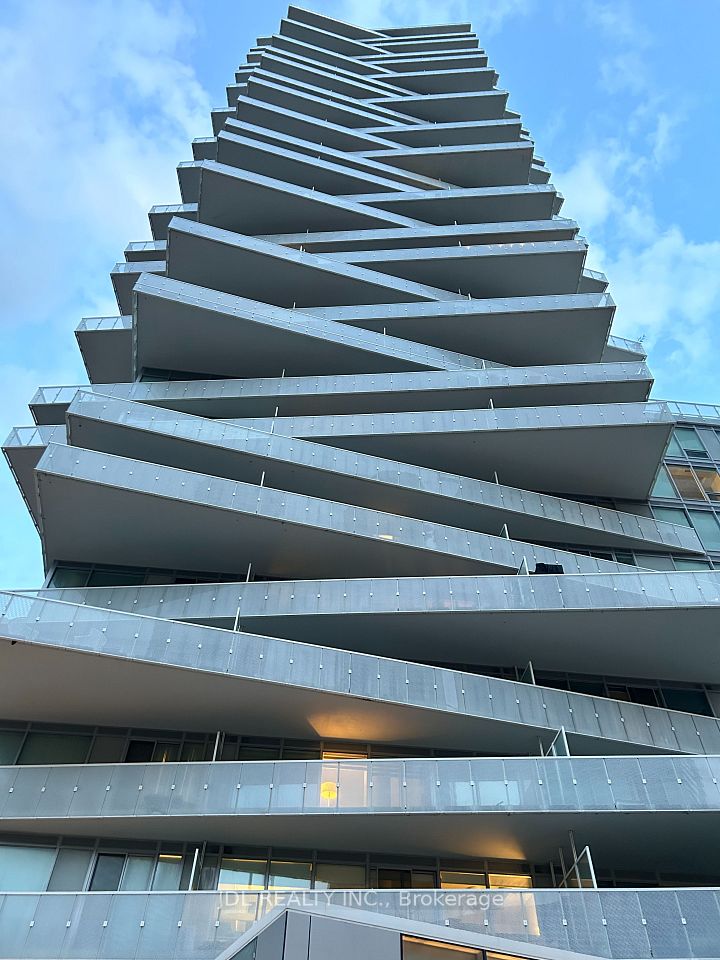 15 Queens Quay East