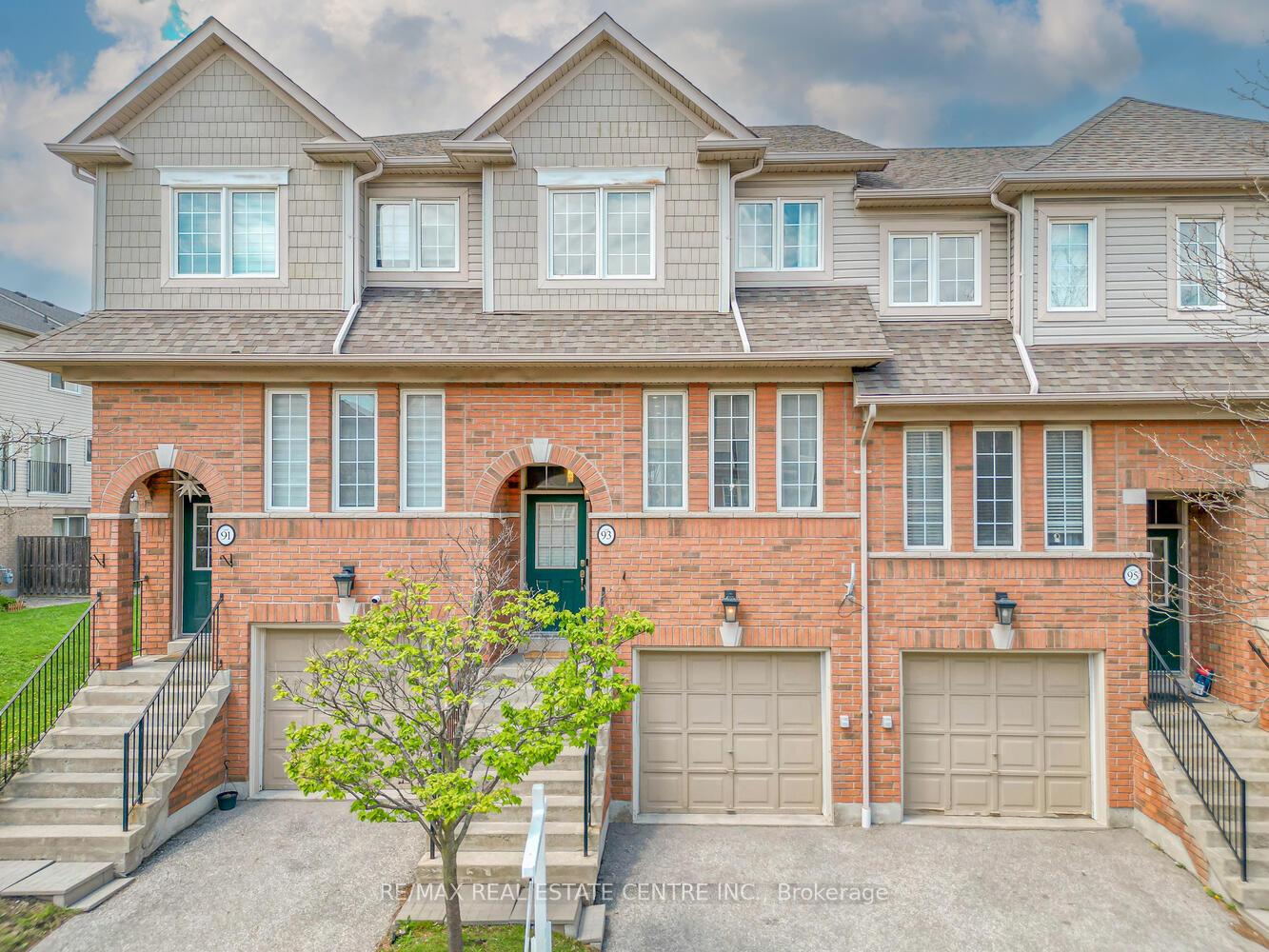 4 Bedrooms Condo at 4950 Albina, Mississauga For sale