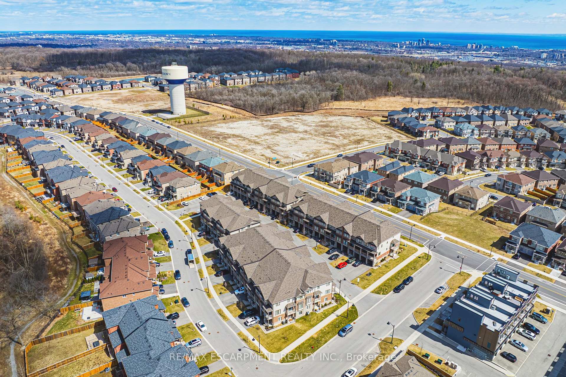 2 Bedrooms Condo at 18 Ridgeside,  Hamilton For sale