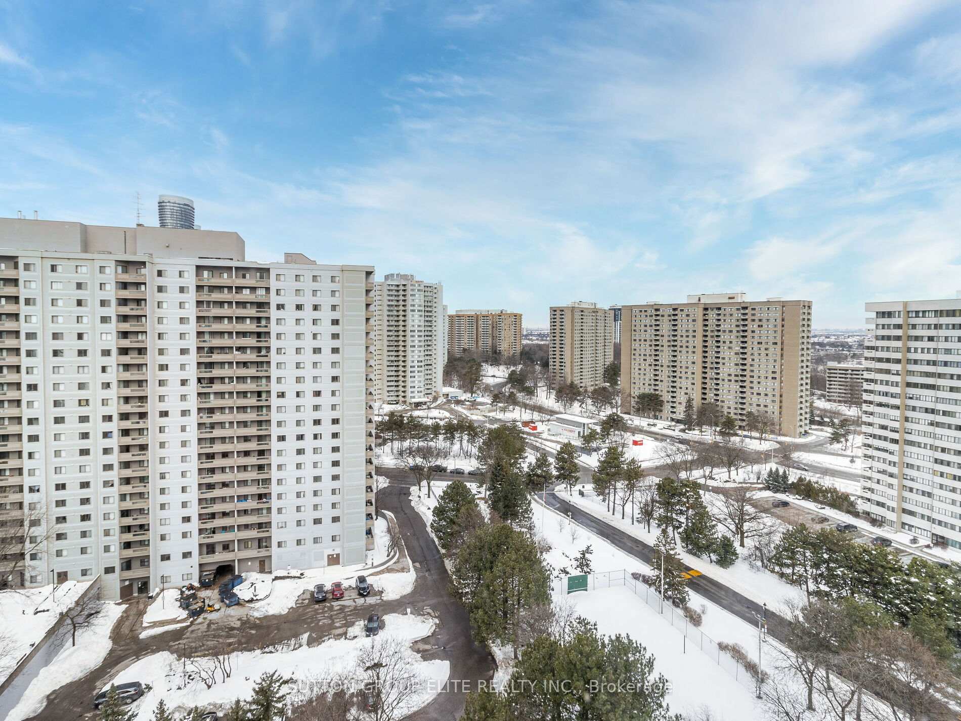 2 Bedrooms Condo at 50 Elm, Mississauga For sale