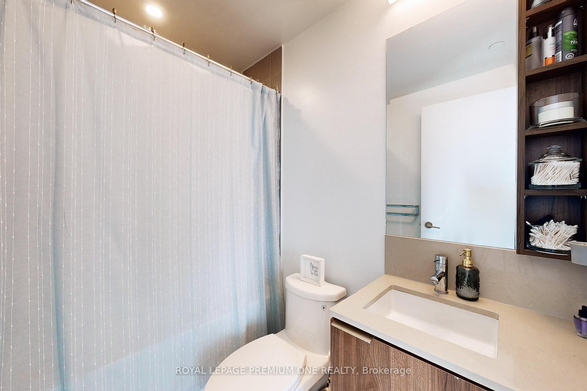 2 Bedrooms Condo at 1000 Portage,  Vaughan For sale