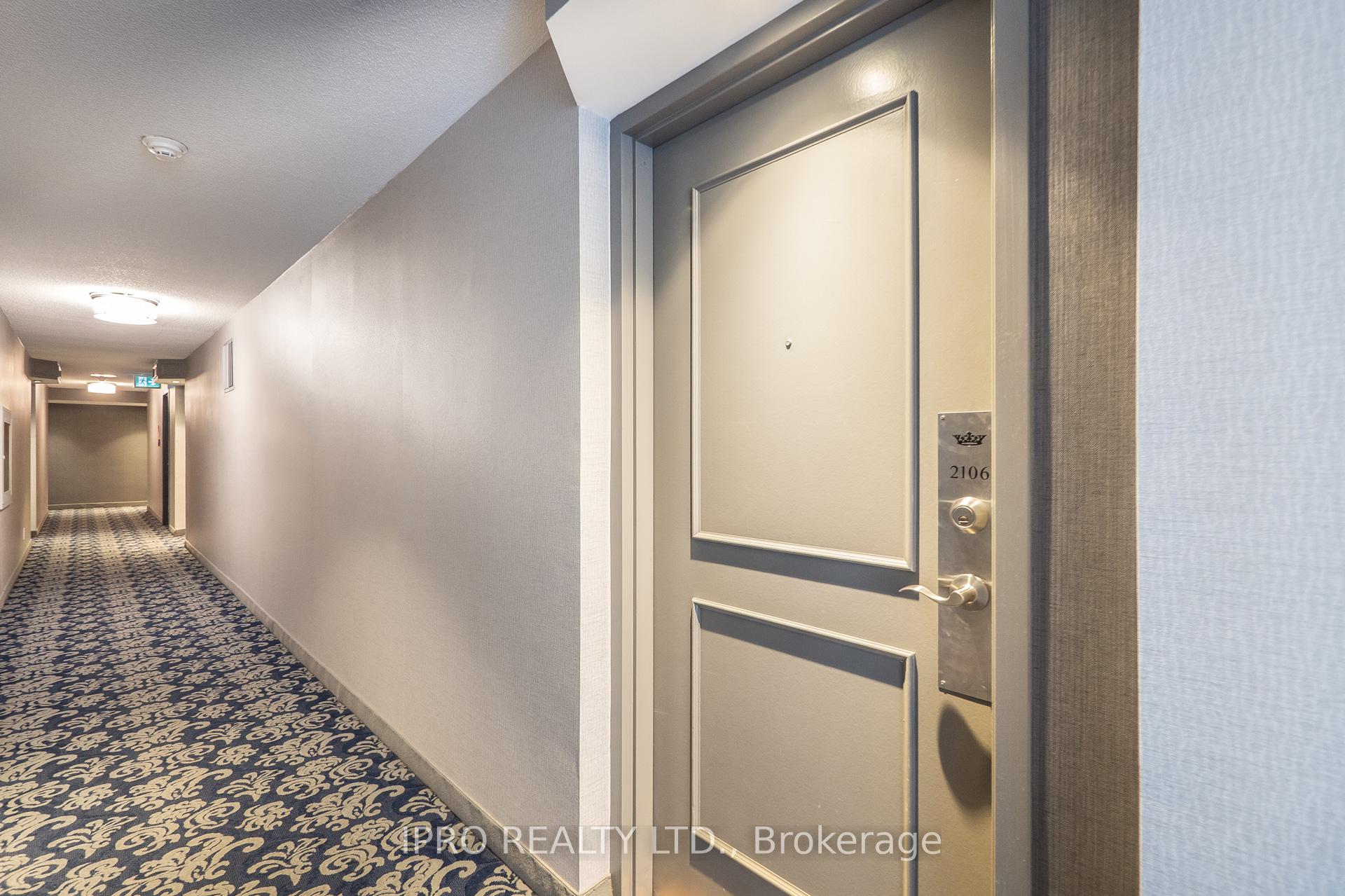 3 Bedrooms Condo at 4460 Tucana, Mississauga For sale
