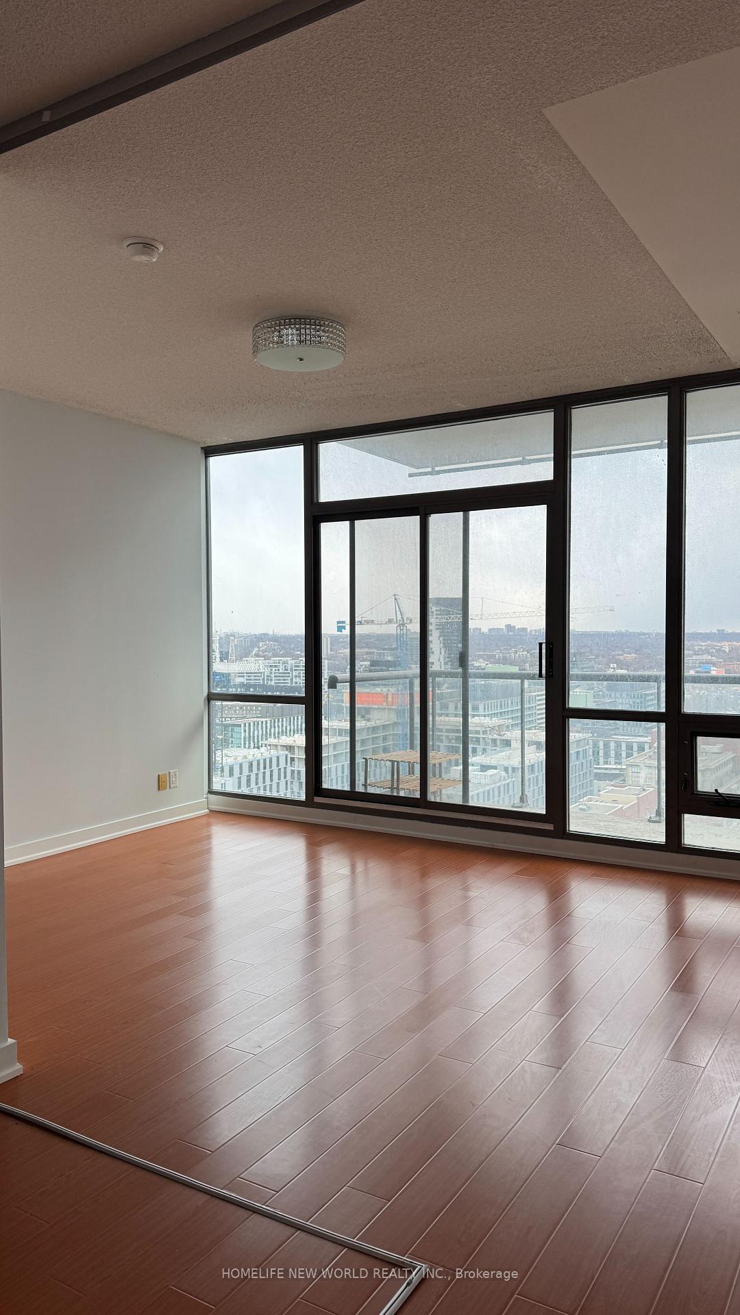 1 Bedroom Condo at 33 Mill,  Toronto For sale