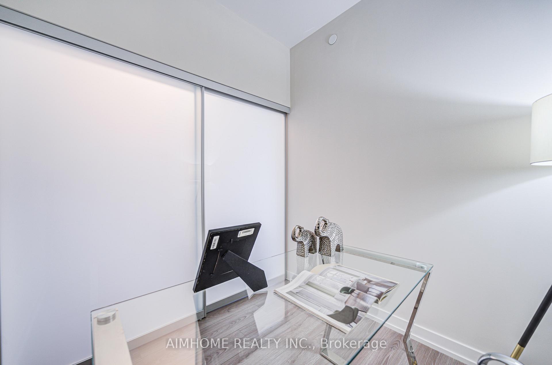 2 Bedrooms Condo at 10 De Boers, Toronto For sale