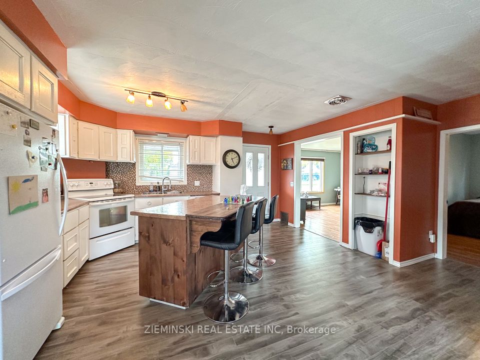 1262 Victoria Road, Iroquois Falls, ON P0K 1E0