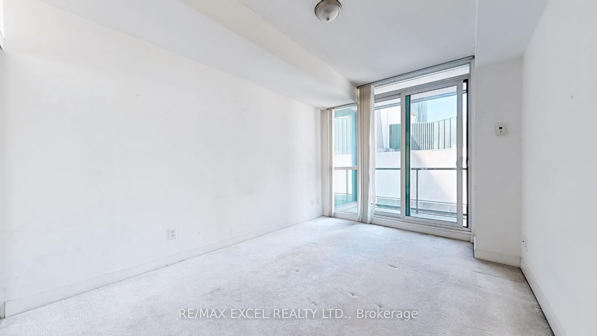 2 Bedrooms Condo at 1 Scott, Toronto For sale