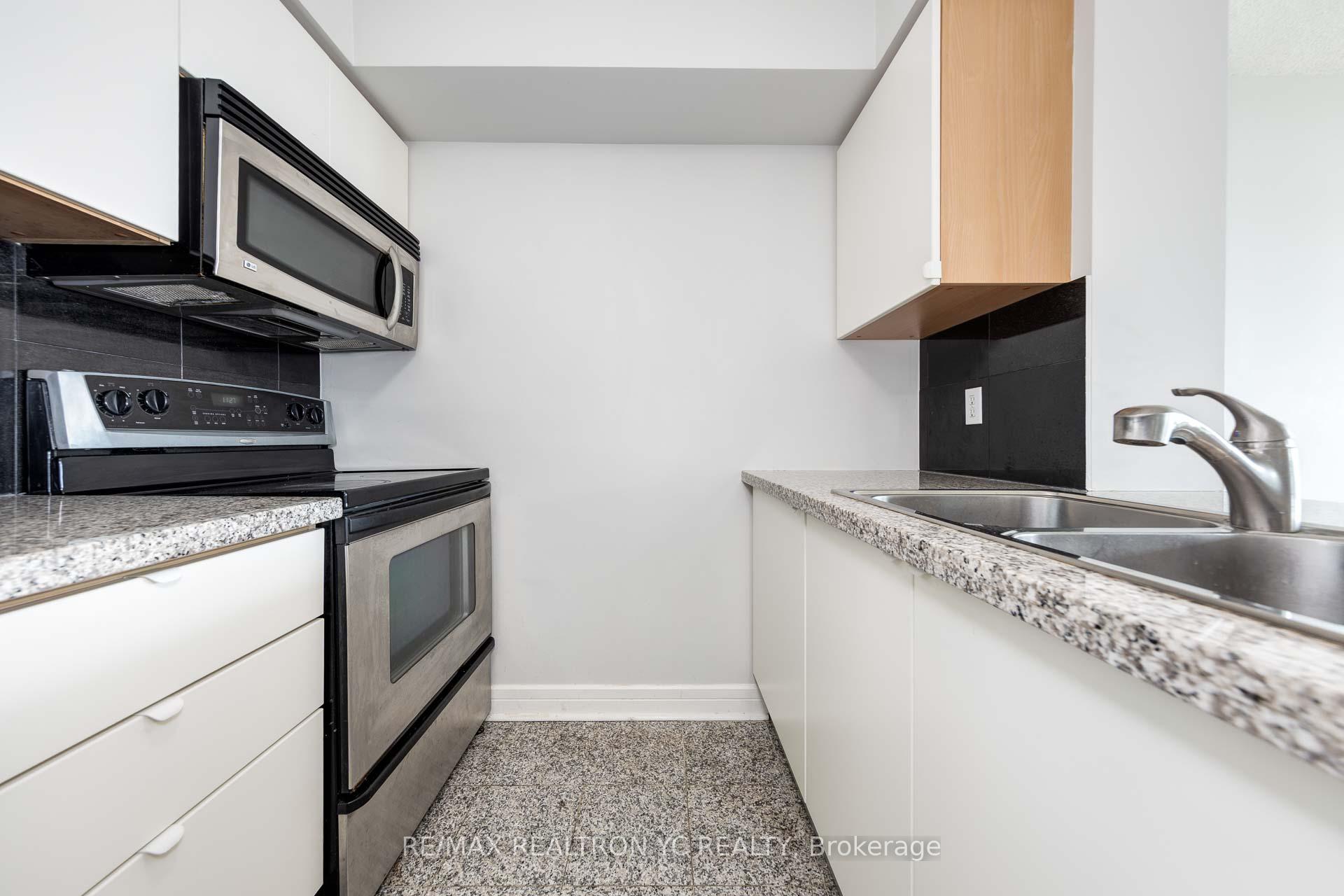 1 Bedroom Condo at 18 Harrison Garden, Toronto For sale