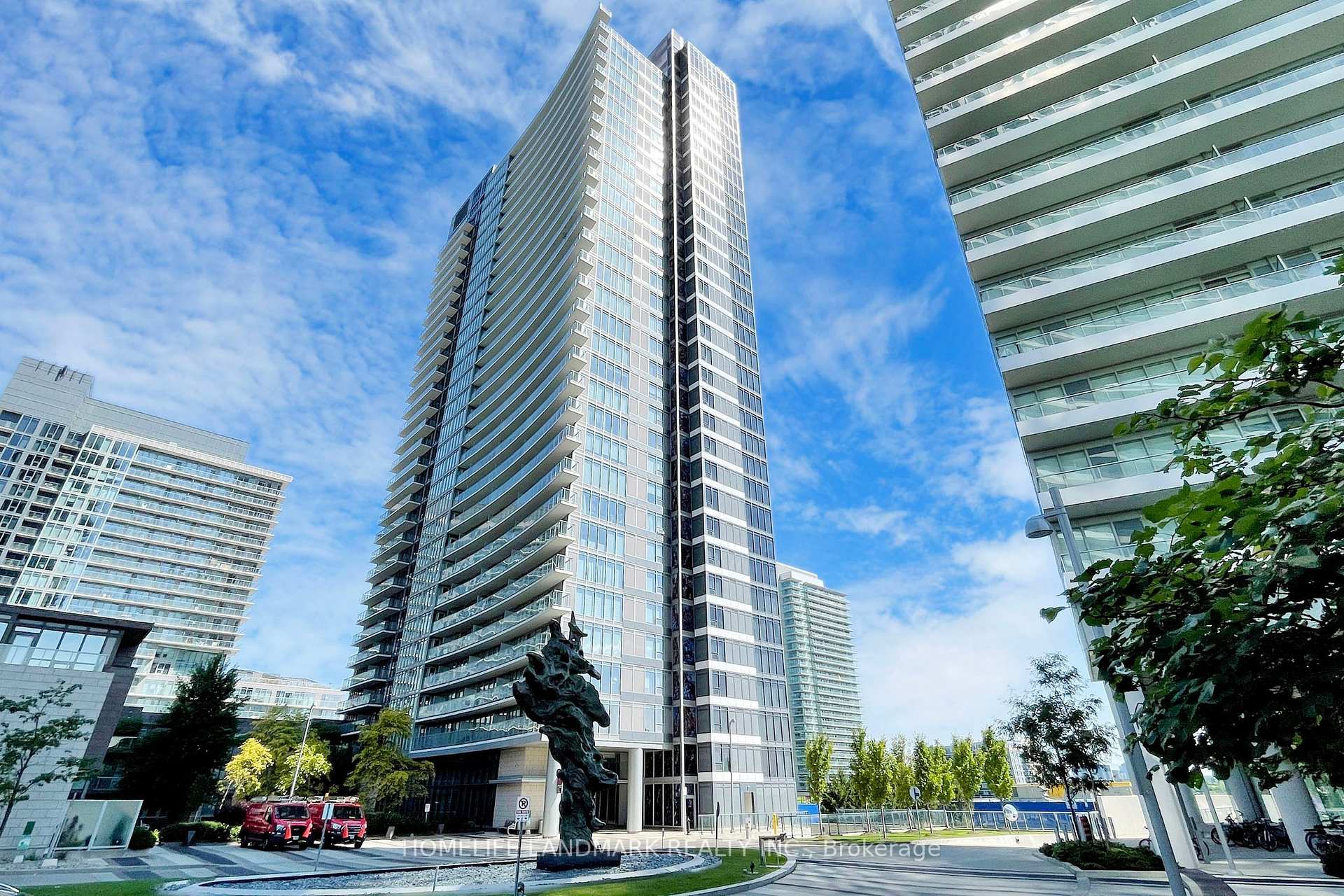 2 Bedrooms Condo at 121 Mcmahon, Toronto For sale