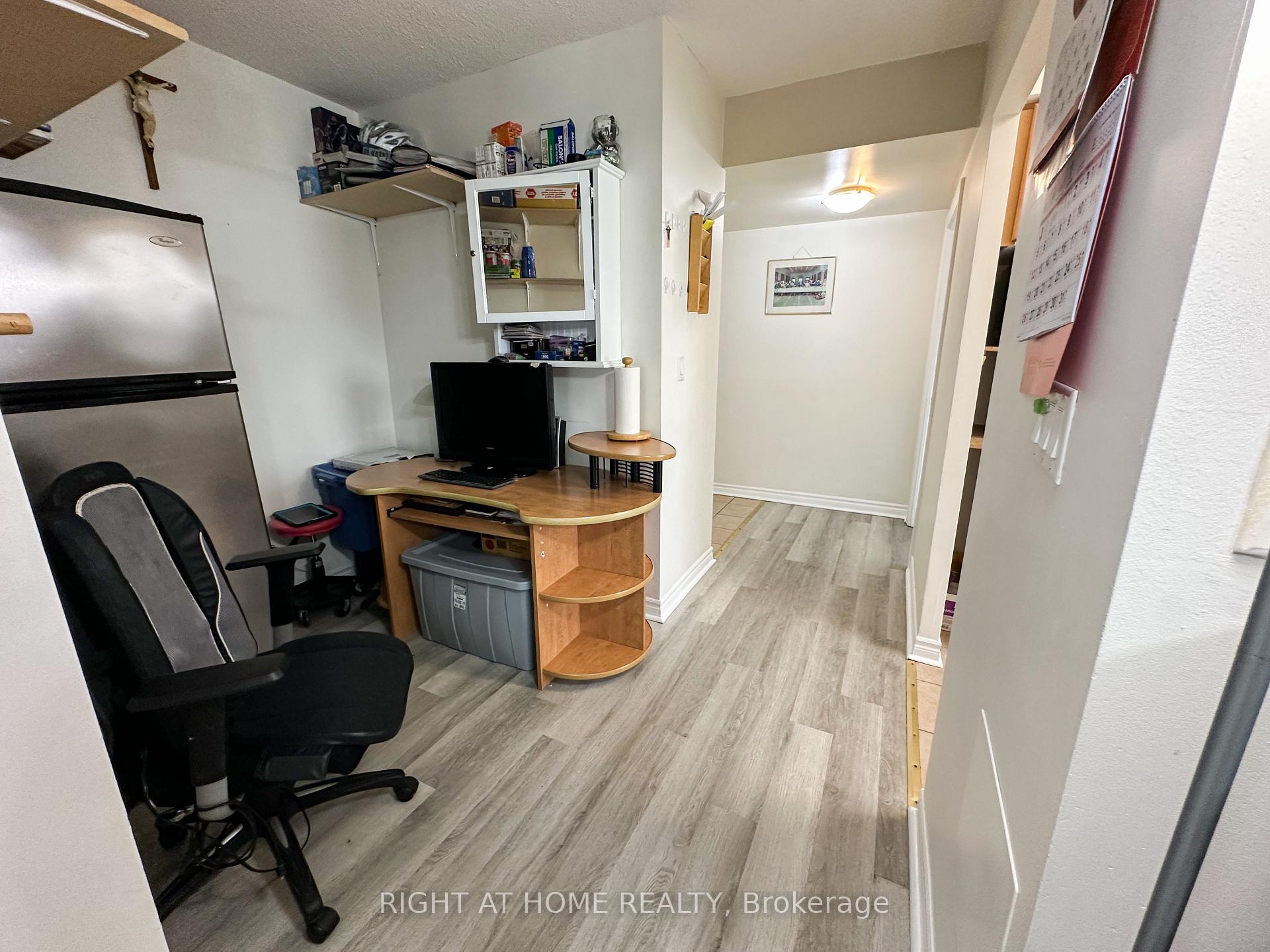 3 Bedrooms Condo at 2088 Lawrence, Toronto For sale