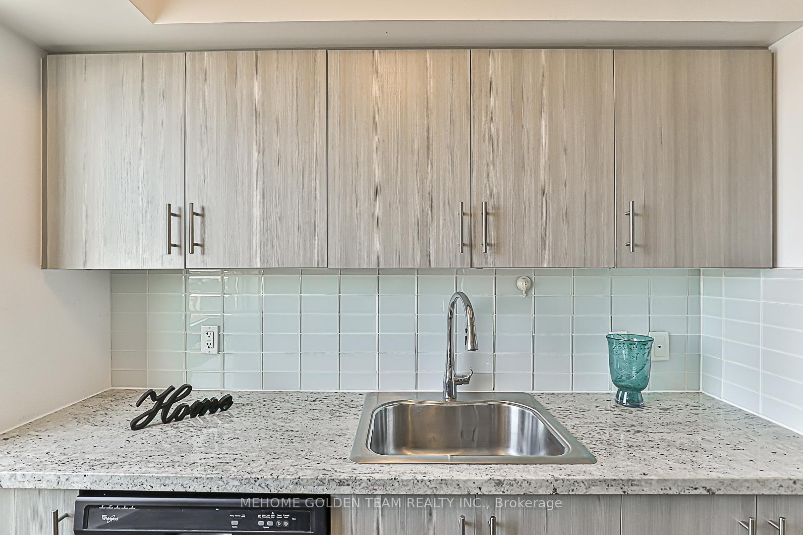 3 Bedrooms Condo at 185 Bonis,  Toronto For sale