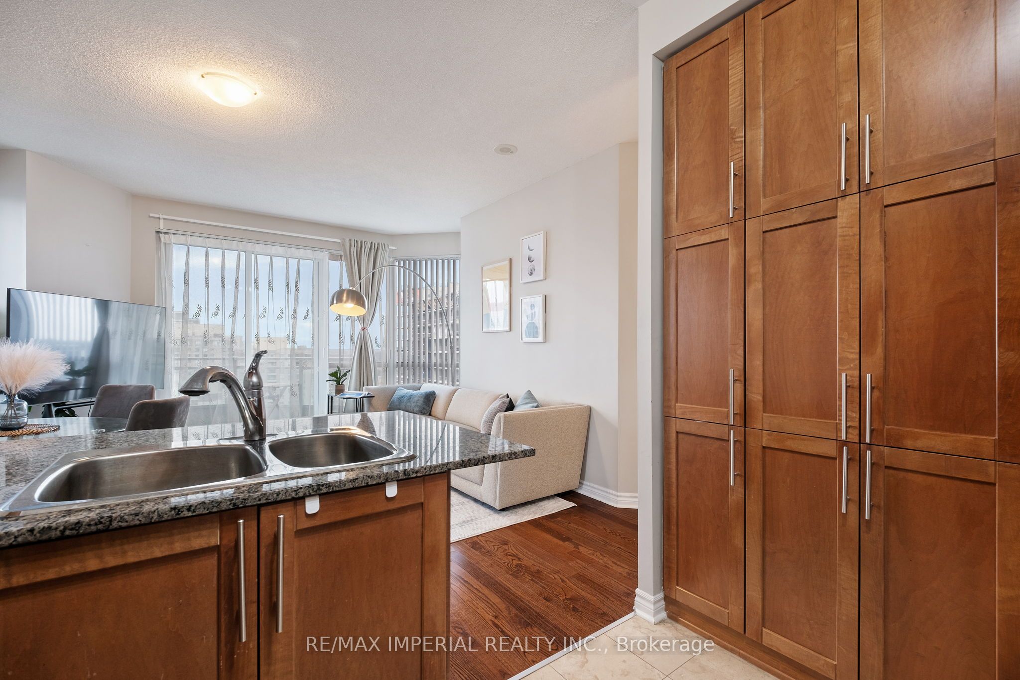 18 Holmes Avenue, #2210