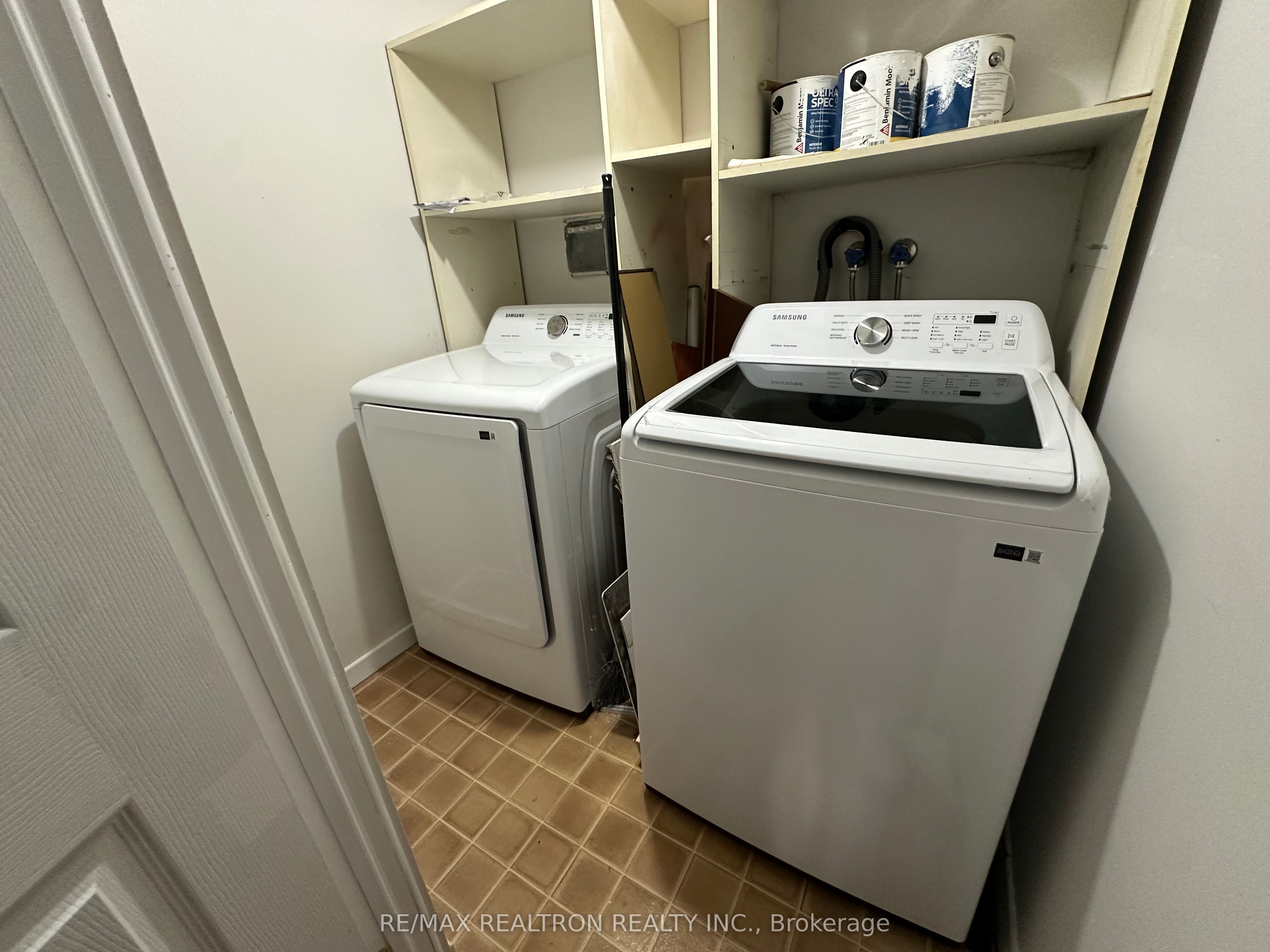 39 Kimbercroft Court, #513