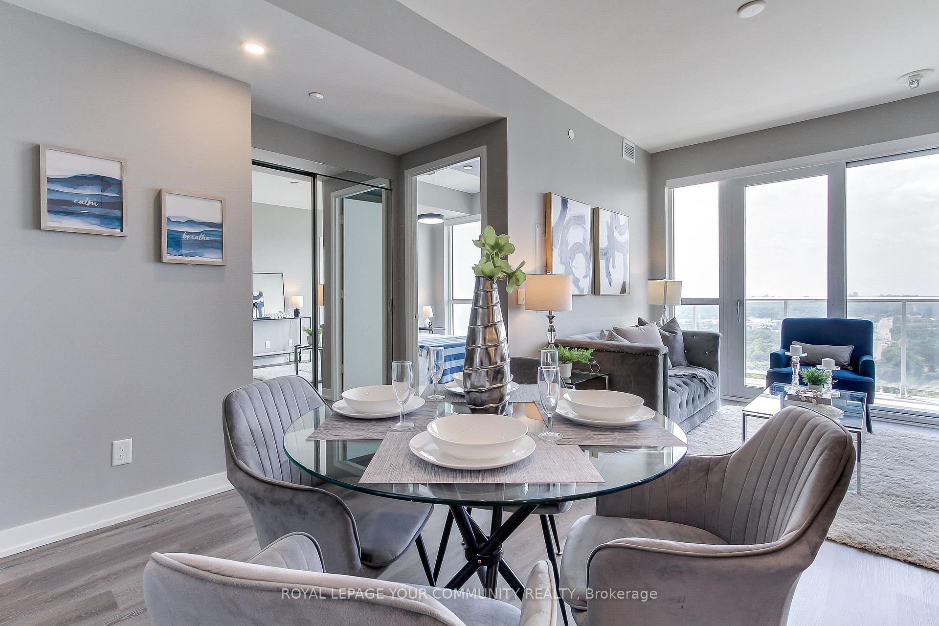 2 Bedrooms Condo at 10 Deerlick, Toronto For sale