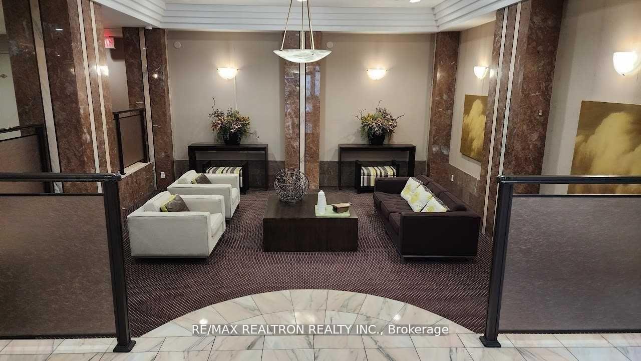 1 Bedroom Condo at 7 Broadway, Toronto For sale