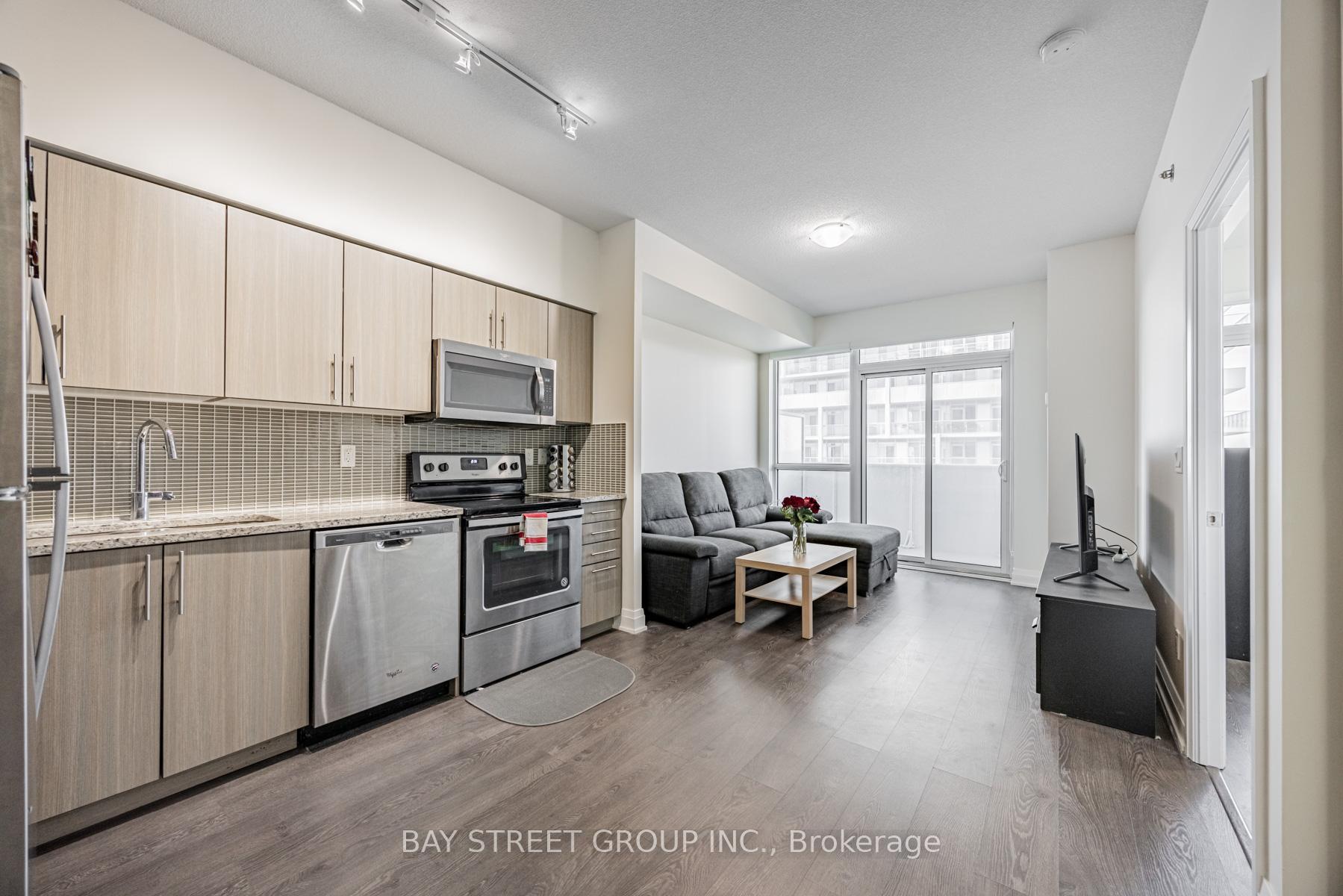 2 Bedrooms Condo at 55 Speers, Oakville For sale