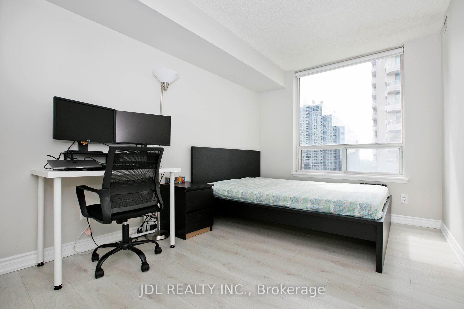 2 Bedrooms Condo at 35 EMPRESS, Toronto For sale