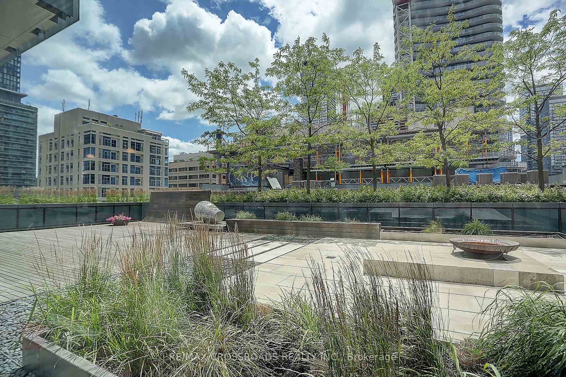2 Bedrooms Condo at 5 St Joseph, Toronto For sale