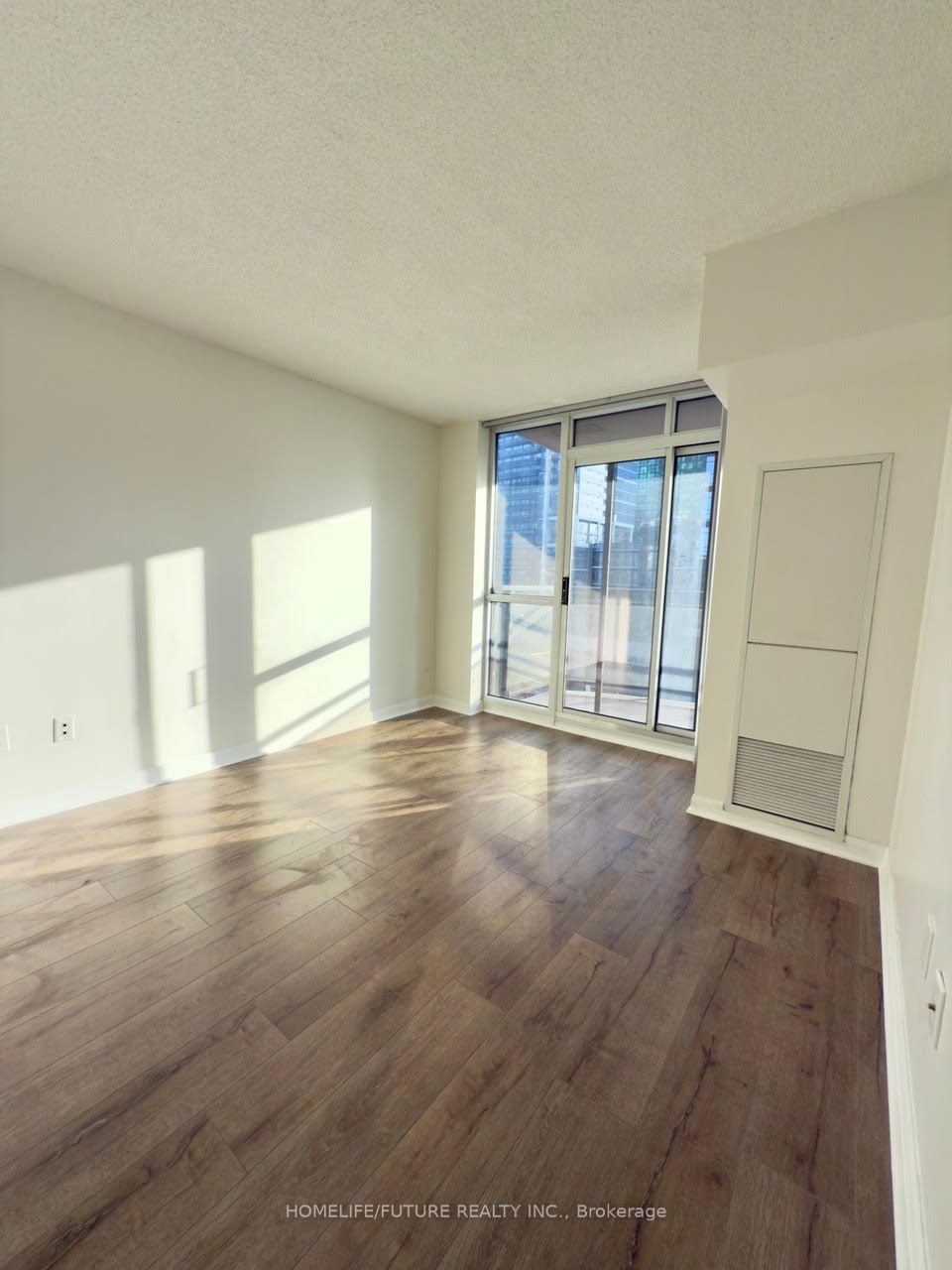 33 Sheppard Avenue E, #806