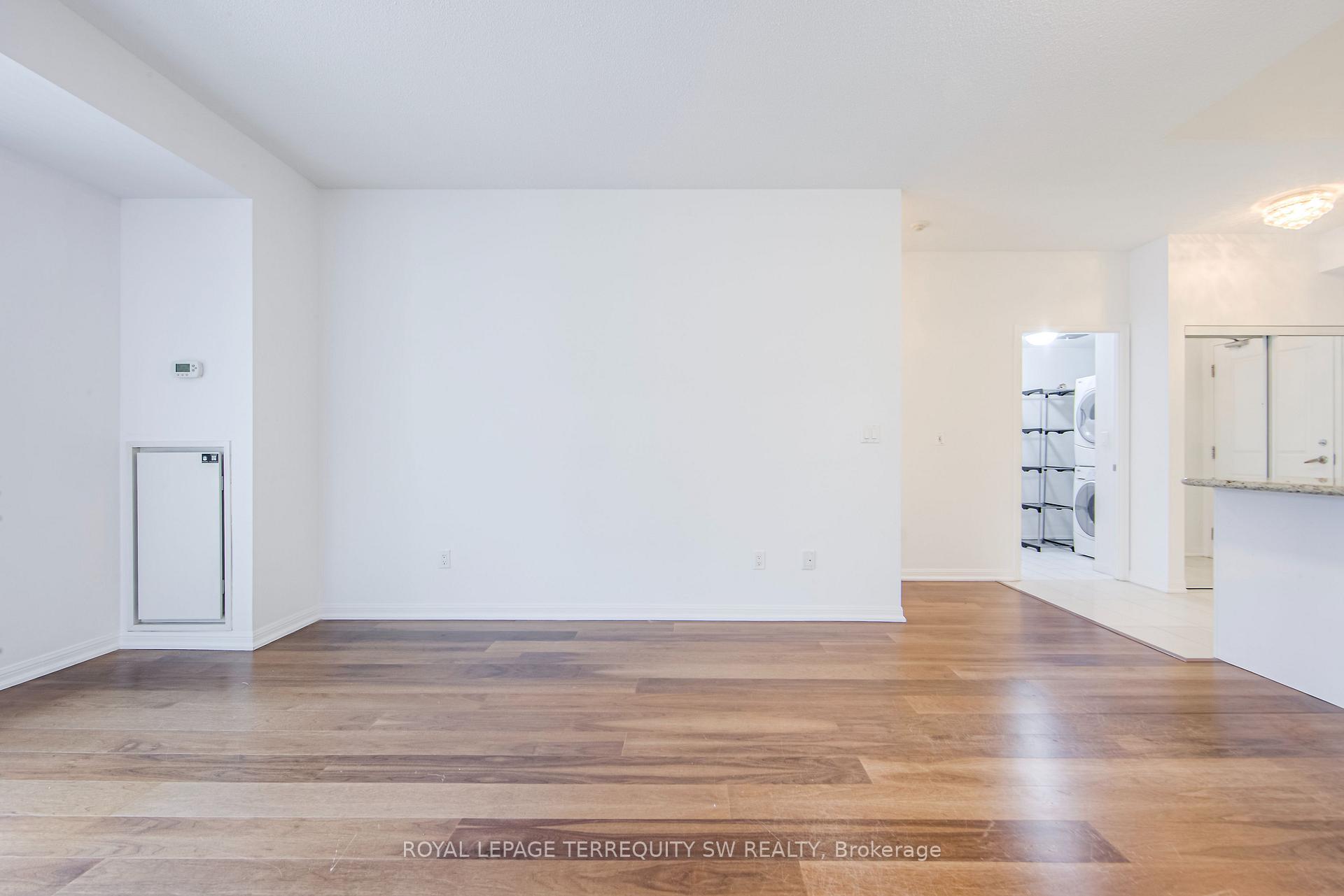 3 Bedrooms Condo at 628 Fleet, Toronto For sale