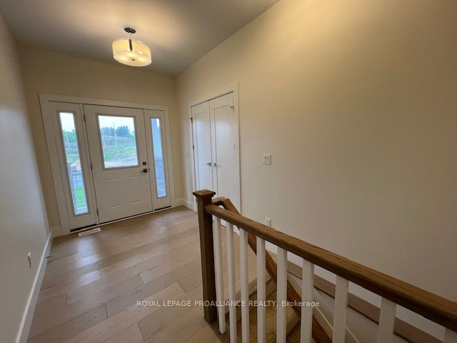 22 Douglas Marshall Crescent, Brockville, ON K6V 0E7