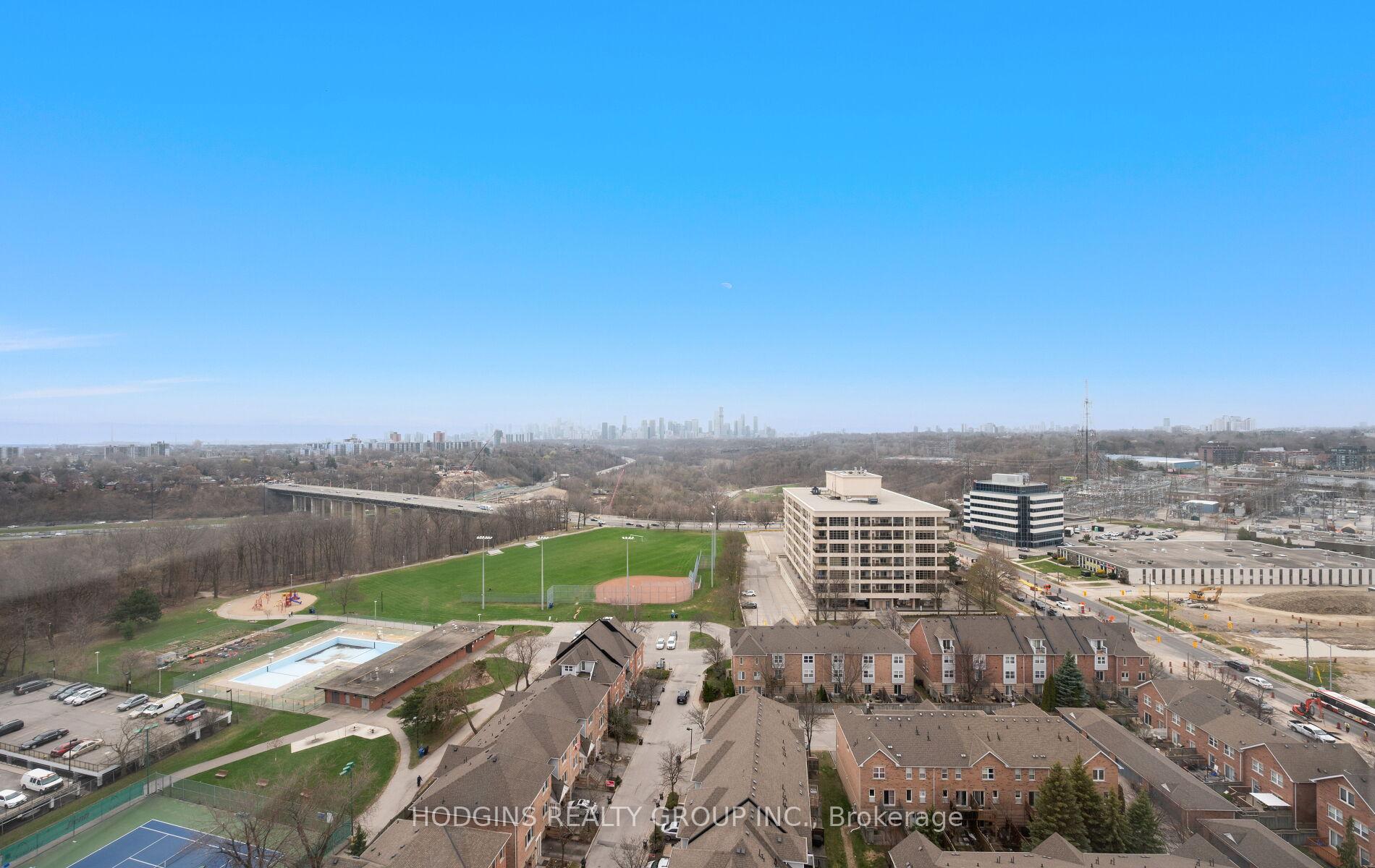 1 Bedroom Condo at 21 Overlea, Toronto For sale