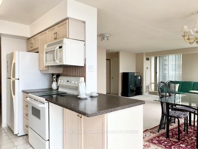 2 Bedrooms Condo at 330 Rathburn,  Mississauga For sale