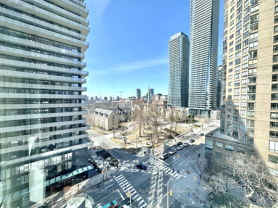 1001 Bay Street