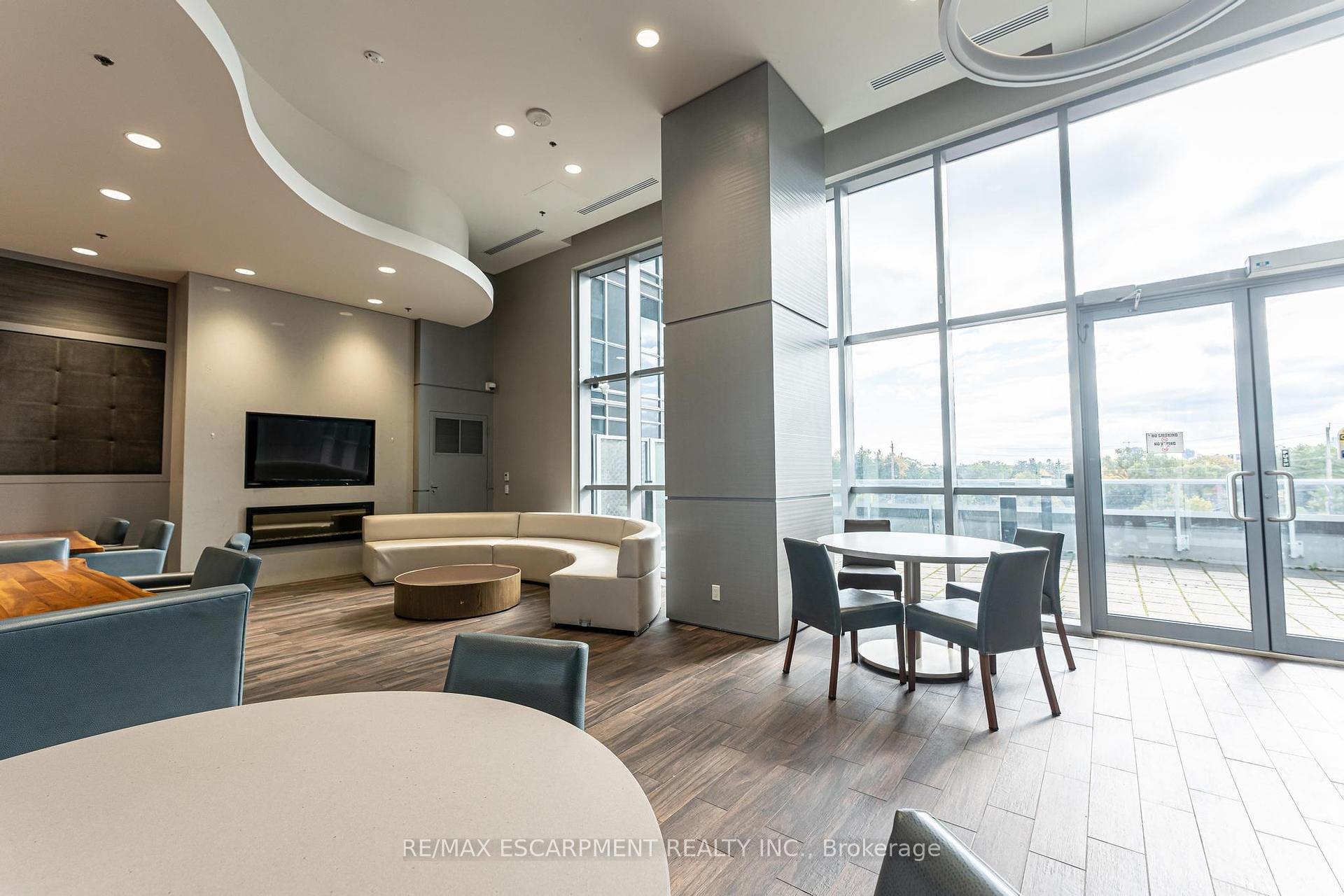 1 Bedroom Condo at 2087 Fairview, Burlington For sale