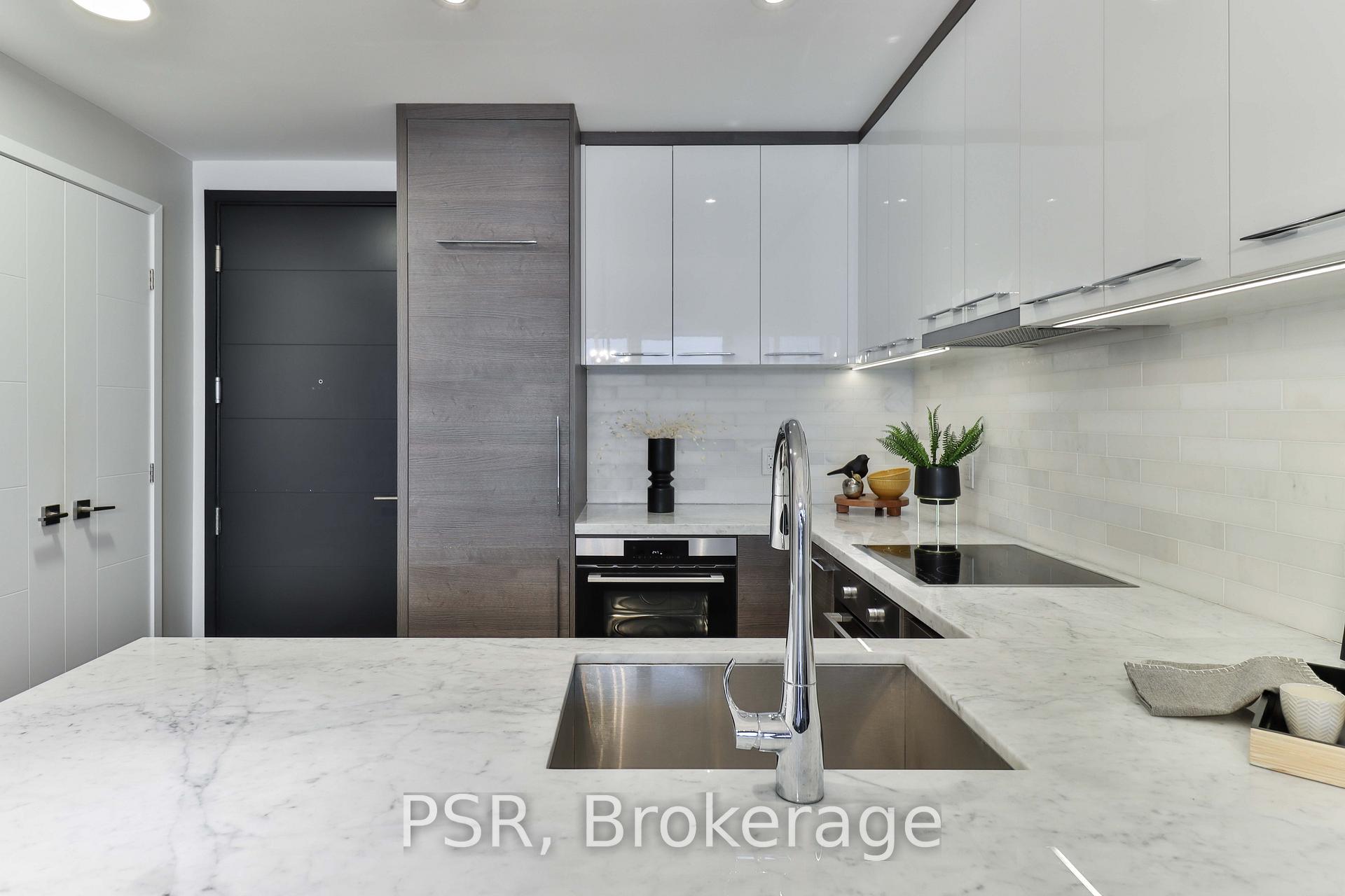 2 Bedrooms Condo at 488 University Ave, Toronto For sale