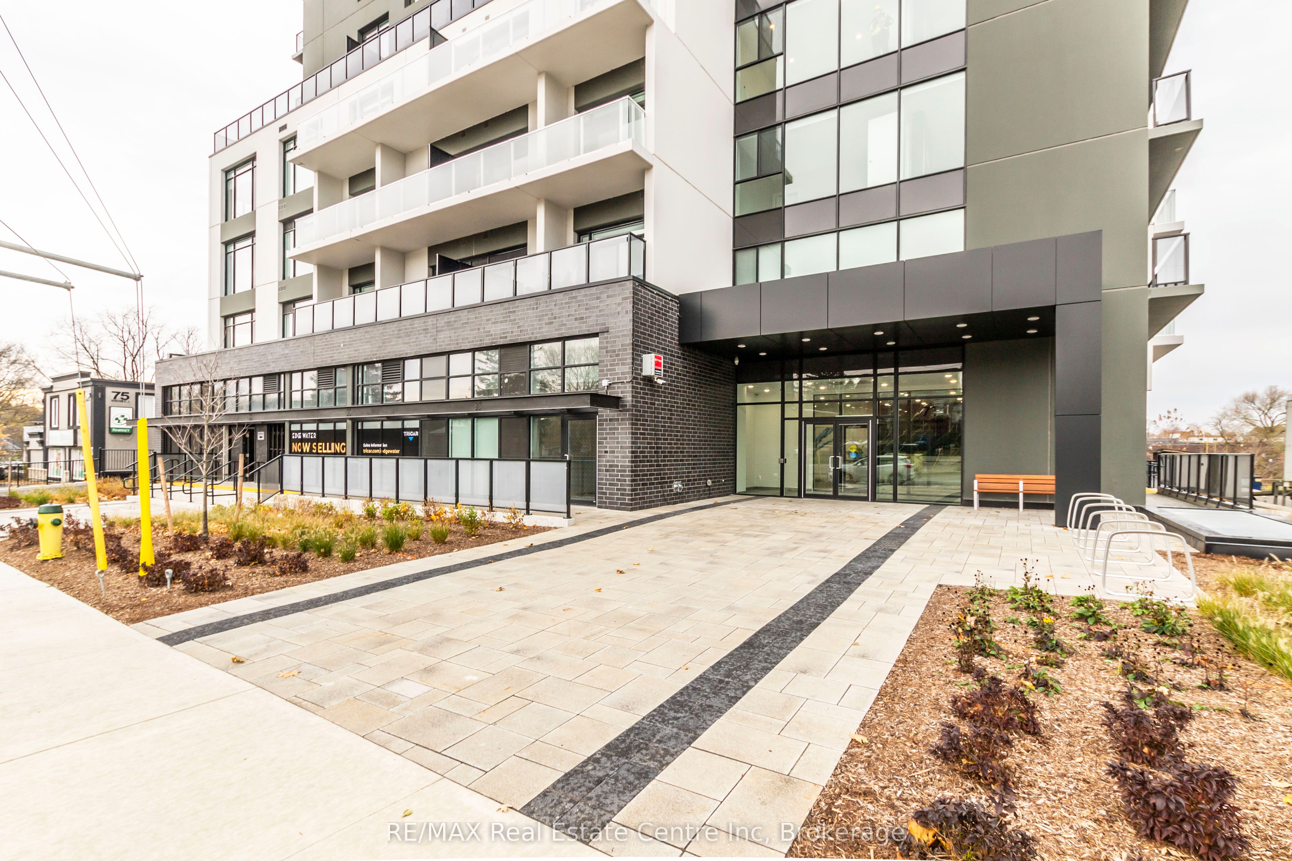 71 Wyndham Street S, #701