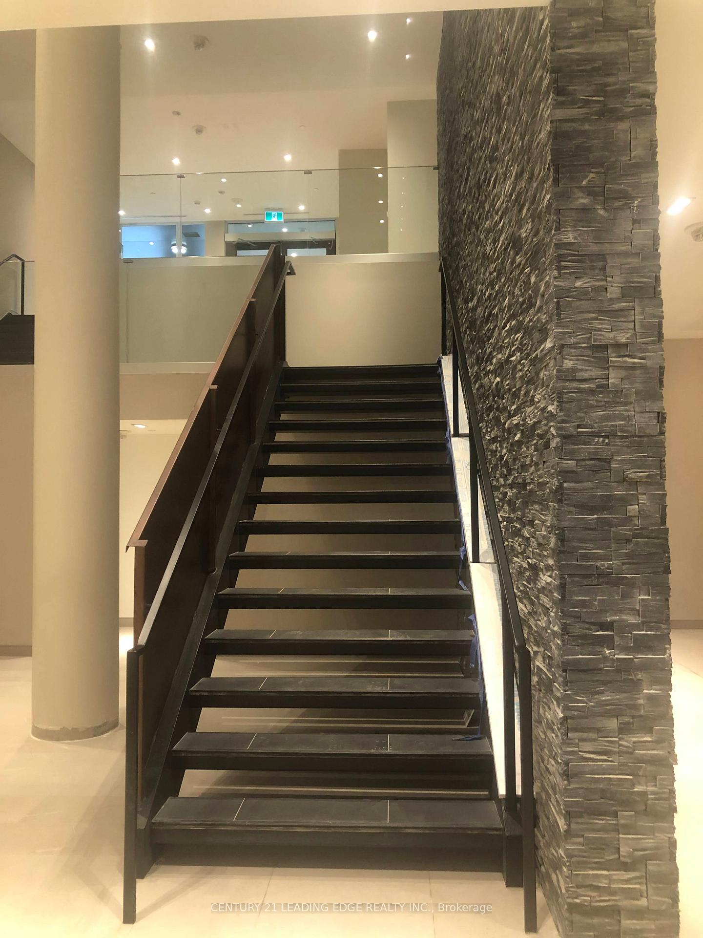 2 Bedrooms Condo at 10 Deerlick,  Toronto For sale