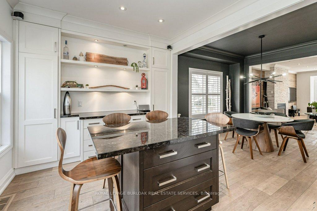 2 Bedrooms Condo at 1061 North Shore, Burlington For sale