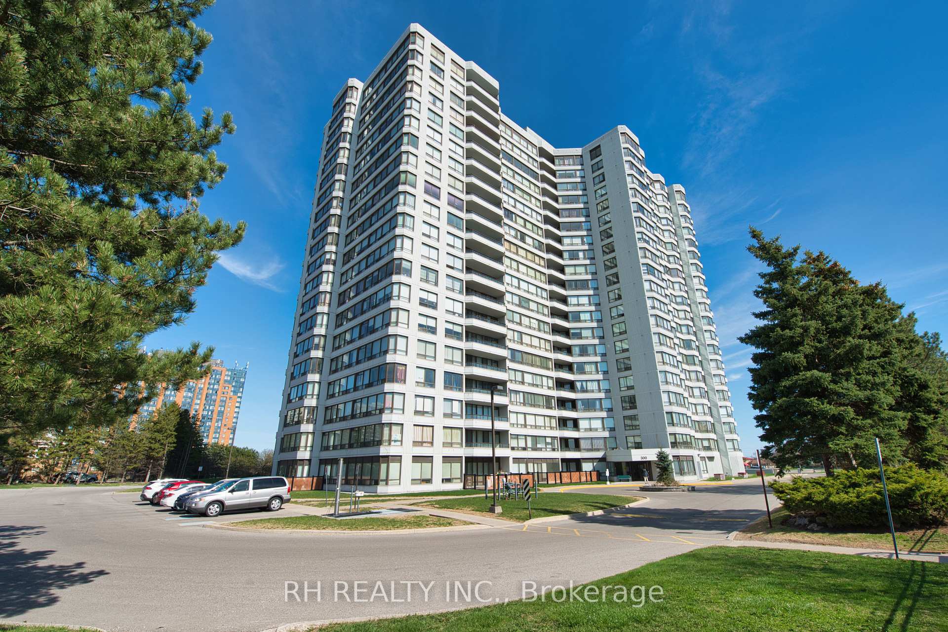 3 Bedrooms Condo at 300 Alton Towers,  Toronto For sale