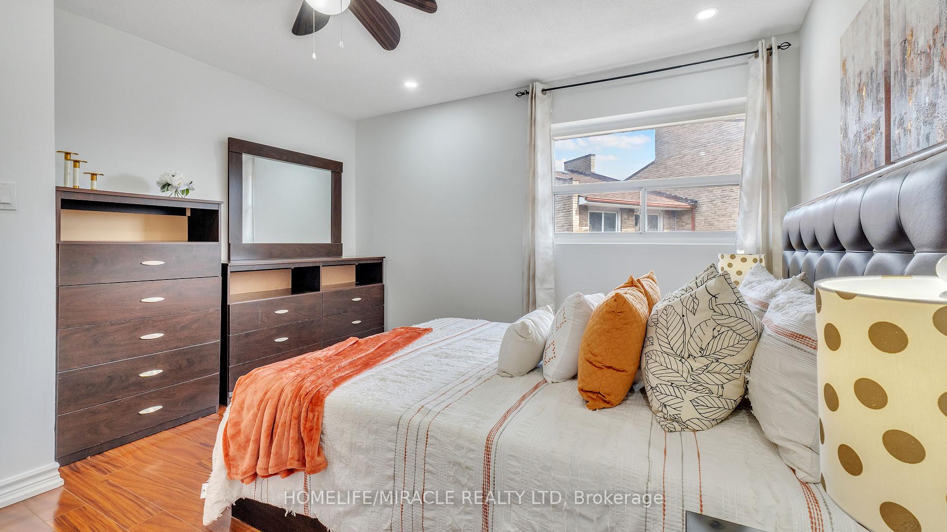 3 Bedrooms Condo at 91 Muir, Toronto For sale