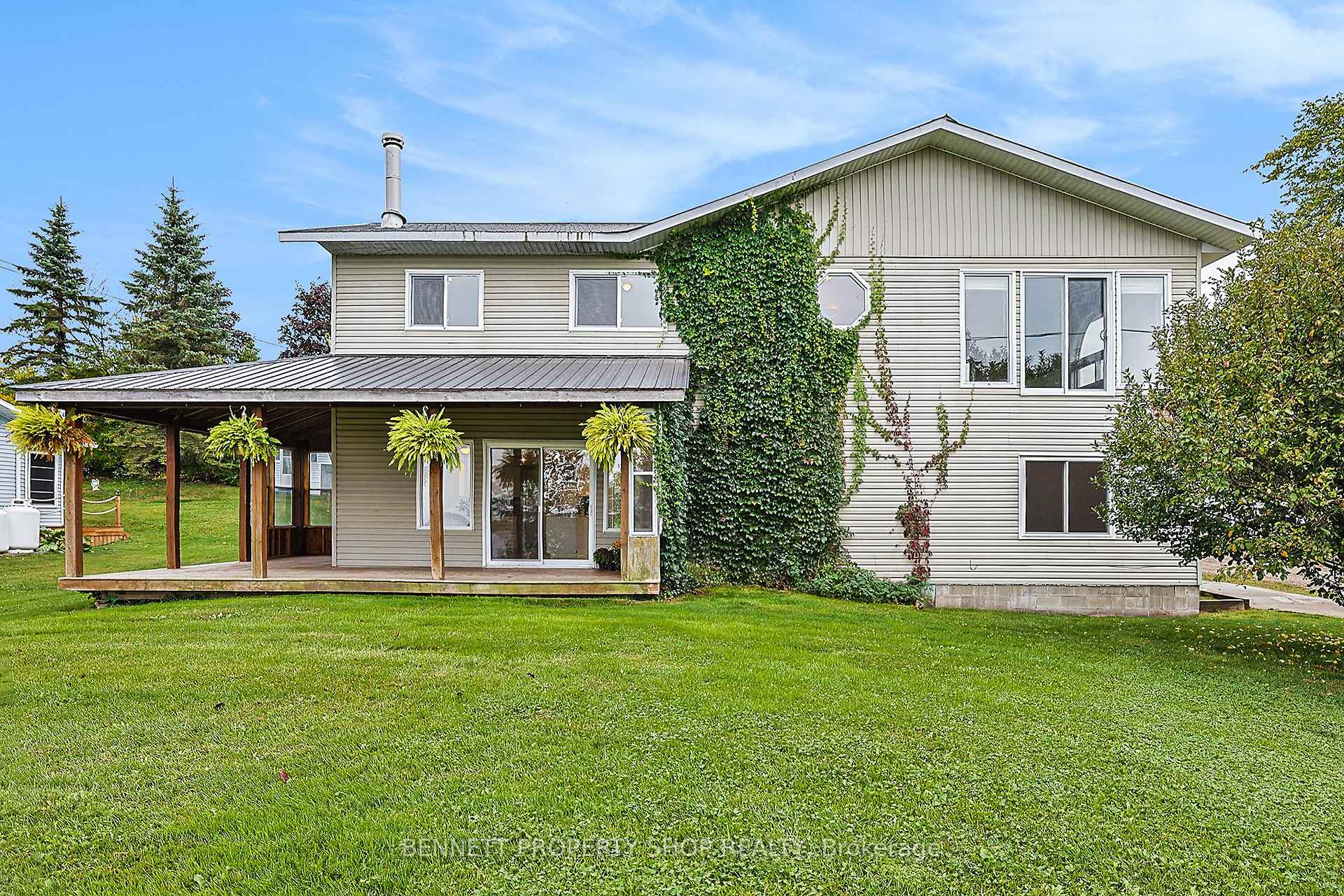 22 Maryann Lane, Horton, ON K7V 3Z8
