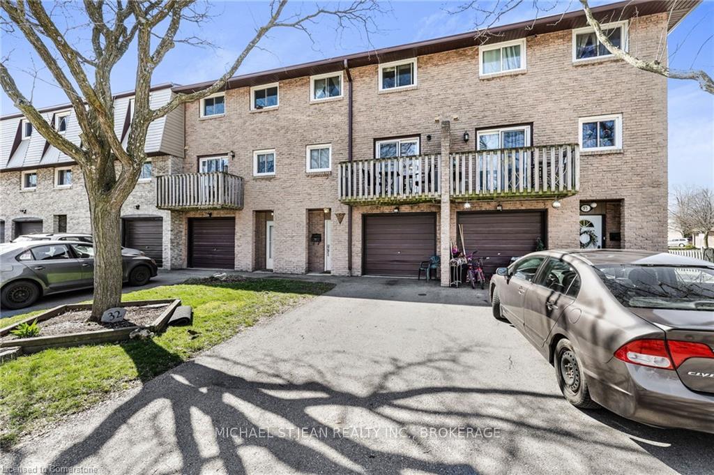 3 Bedrooms Condo at 985 Limeridge,  Hamilton For sale