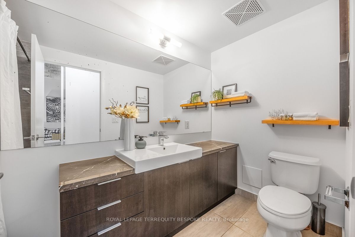 478 King Street W, #202