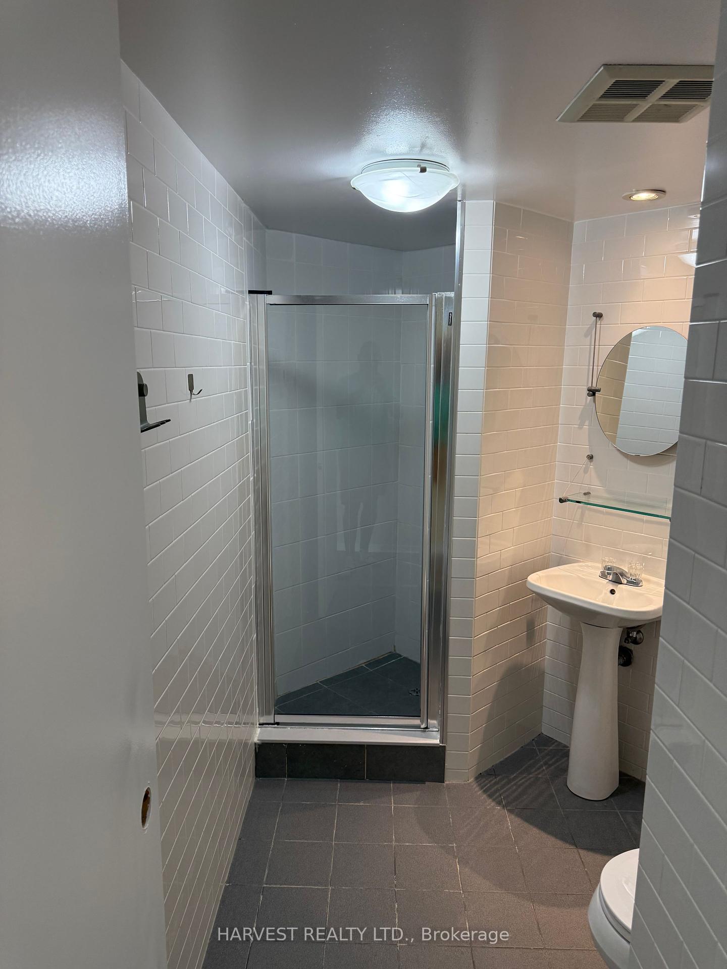 3 Bedrooms Condo at 1001 Bay, Toronto For sale