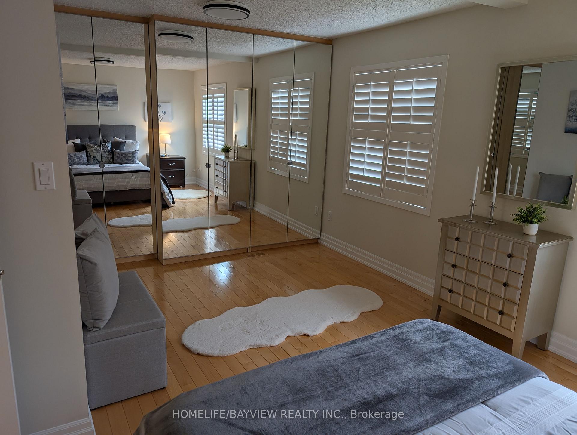 3 Bedrooms Condo at 18 Oaken Gate,  Toronto For sale