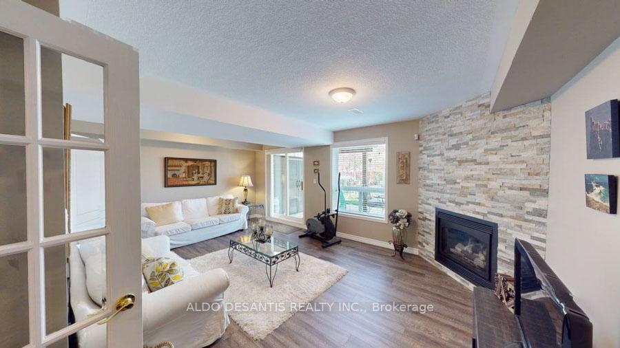 3 Bedrooms Condo at 348 Highland, Hamilton For sale
