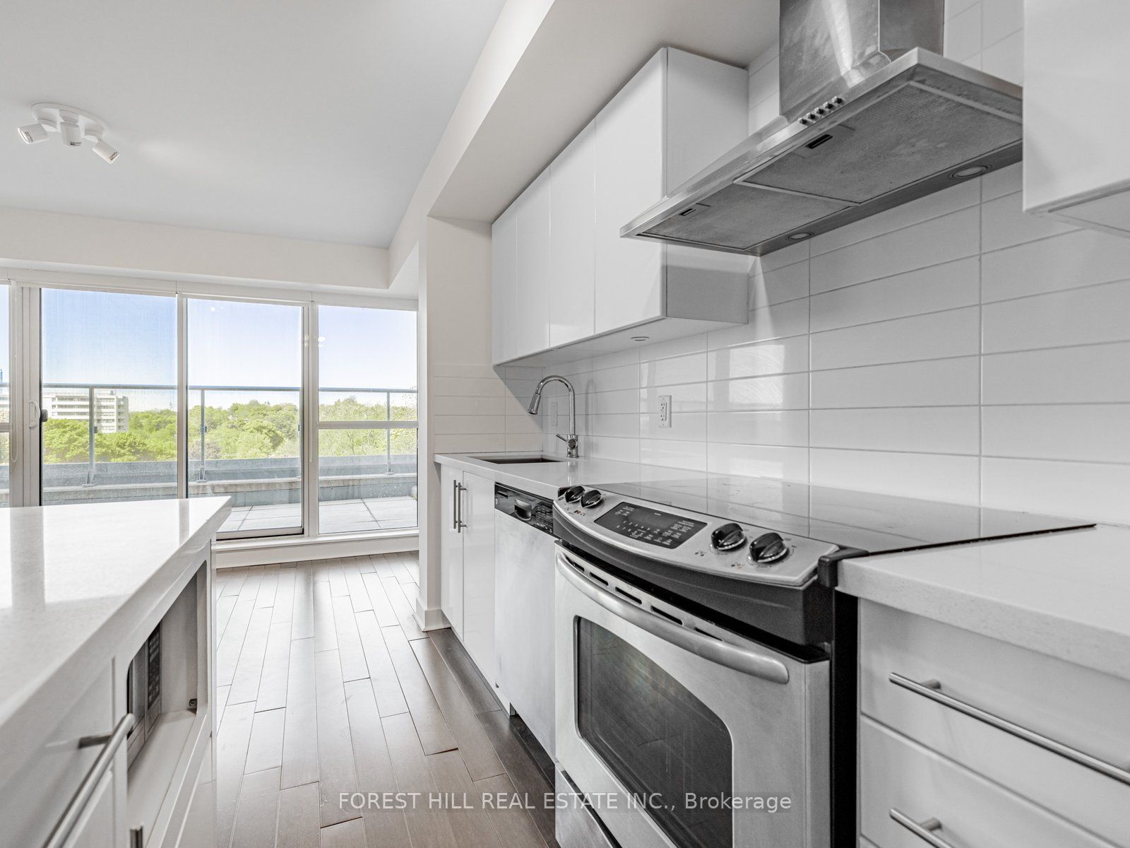 58 Orchard View Boulevard, #510
